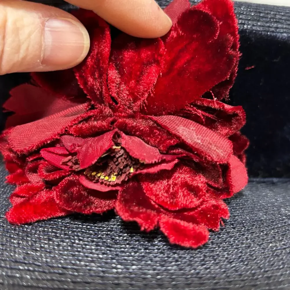 Vintage boater style ladies hat navy blue & faded red flower on velvet hatband - Picture 7 of 9